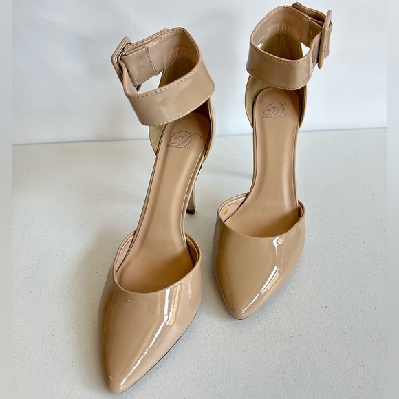 Delicious Women’s Nude Pointy Toe Ankle Strap Heel Size 9 - Picture 5 of 10